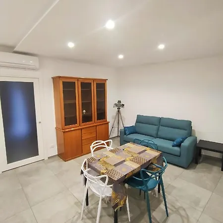 Interno 7 *